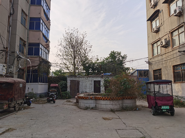 1649231926934283.jpg 华融信用社家属楼1.jpg