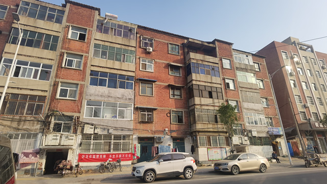 1649231985502670.jpg 橡胶厂家属楼1.jpg